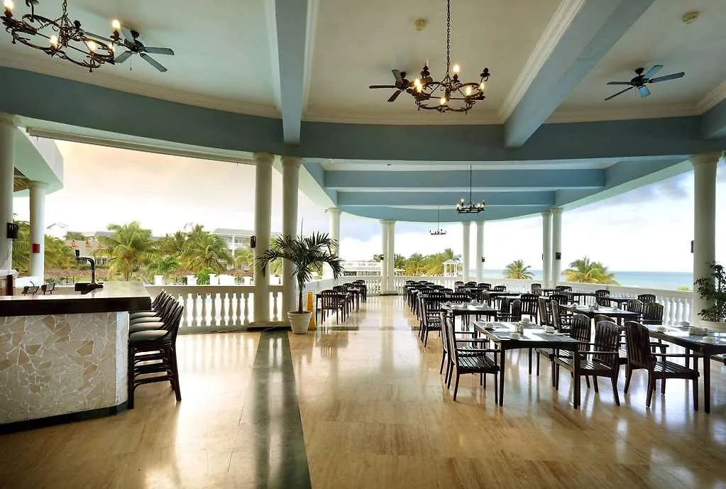 ホテル Grand Palladium Jamaica, All Inclusive Resort & Spa モンテゴ・ベイ ジャマイカ
